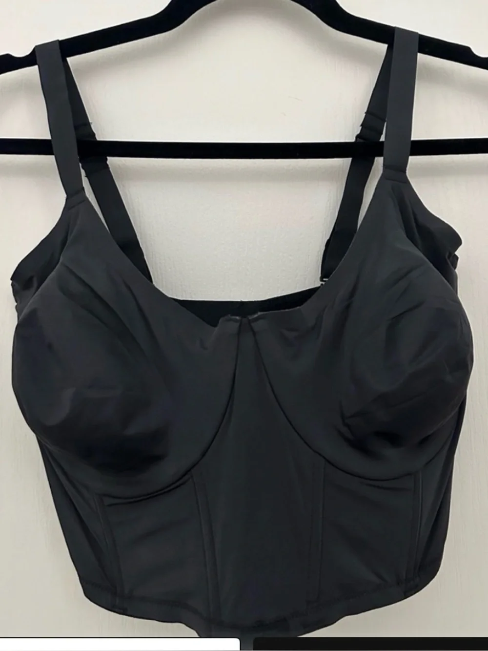 SKIMS Black Longline Molded Bra - Picture 3 of 6